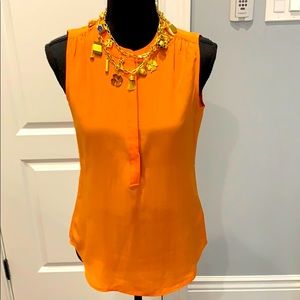 BANANA REPUBLIC SLEEVELESS SILK TOP!